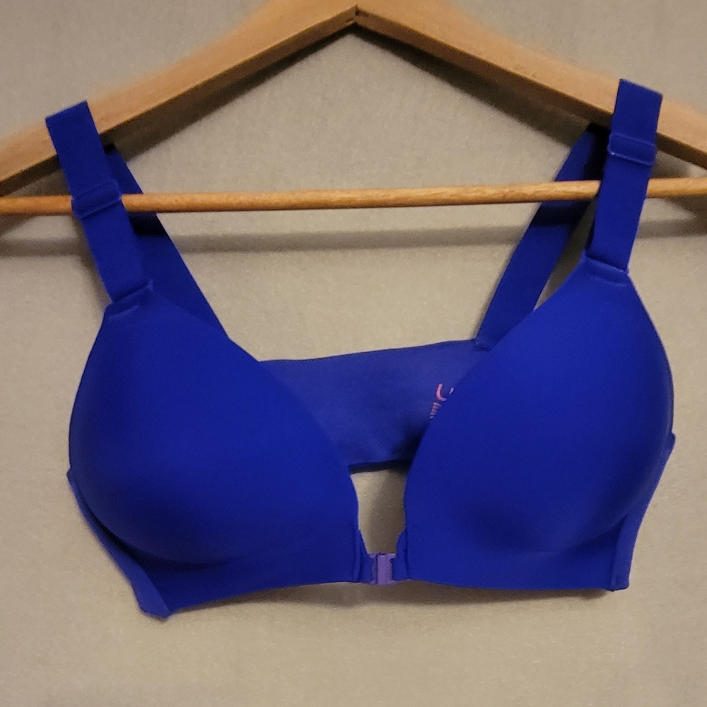 Undies 36B Front Close Padded Women's Bra
